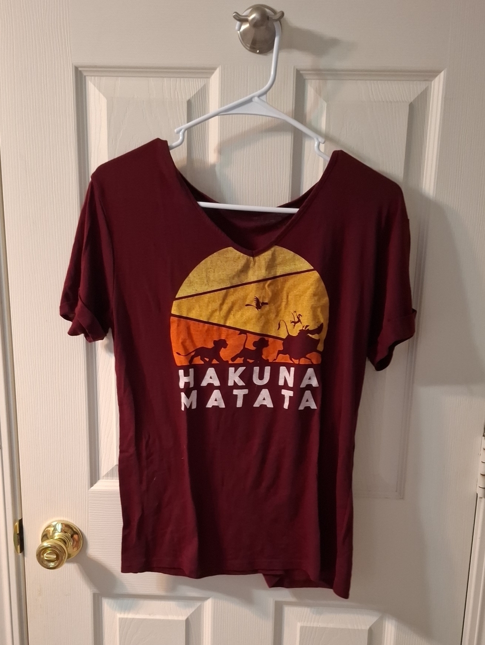 Hakuna Matata Maroon Graphic Women's Tee